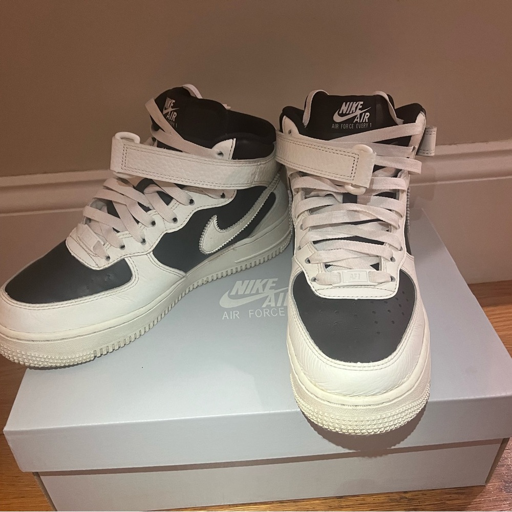 Nike Air Force 1 ‘07 Mids